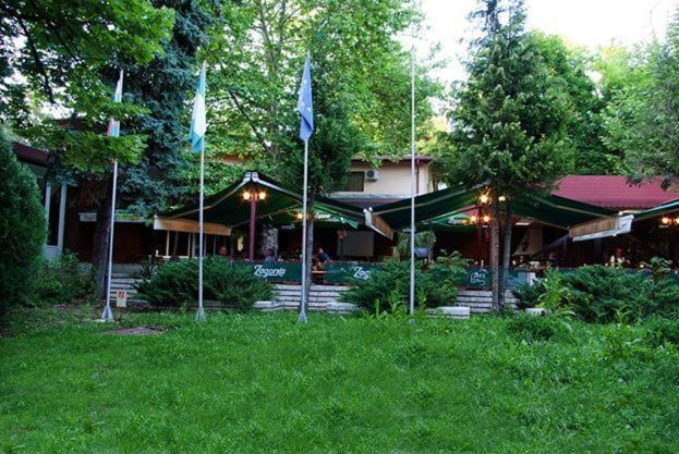Hotel Les Razgrad Exteriér fotografie