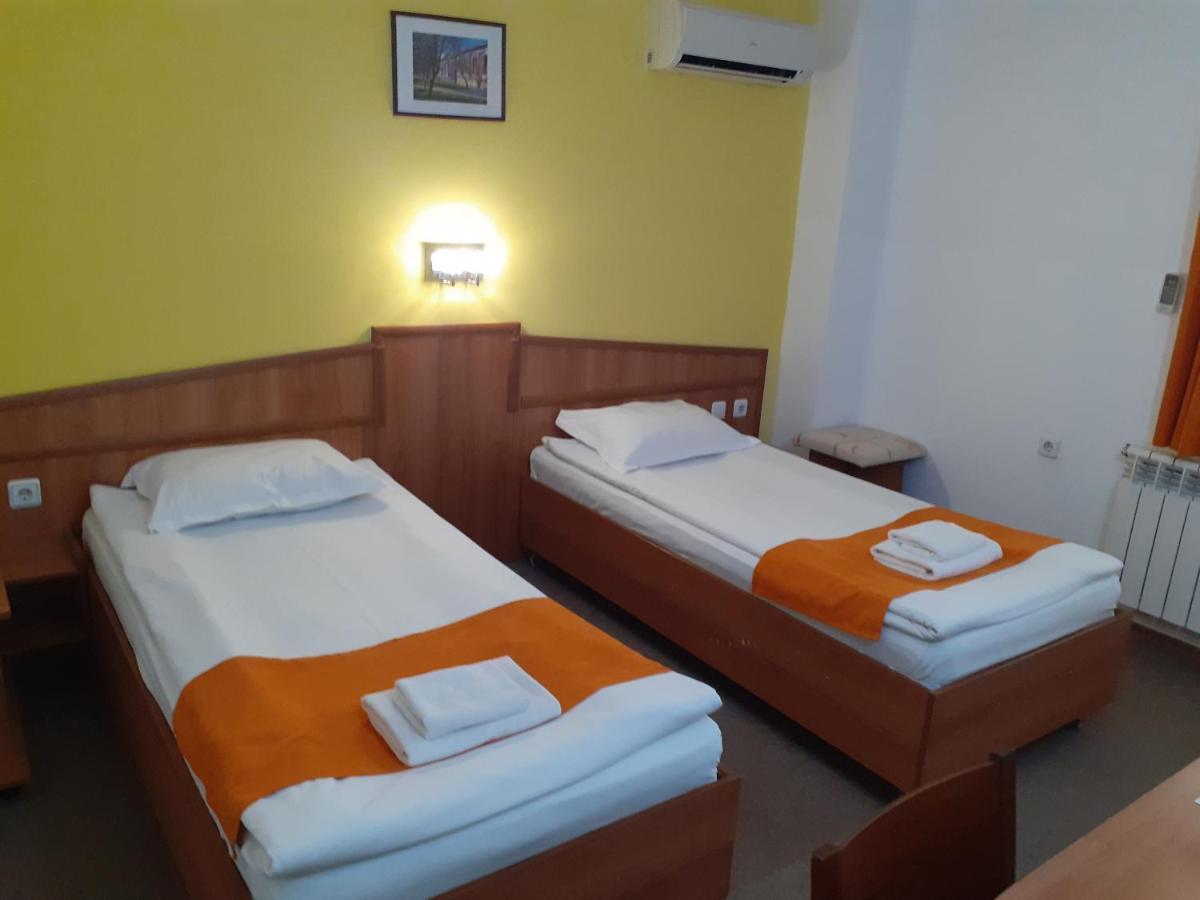 Hotel Les Razgrad Exteriér fotografie